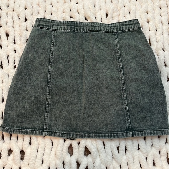Green Denim Button Up Skirt - Picture 5 of 8